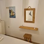Holiday House In Paros Casa de Férias *