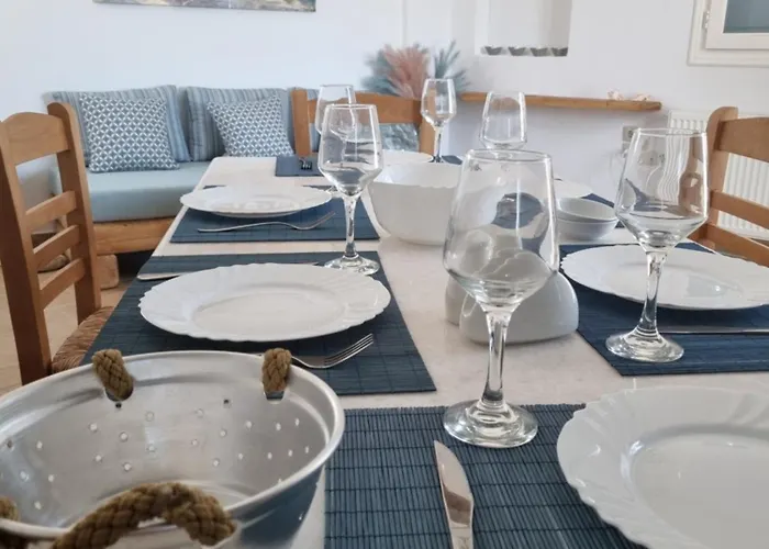 Holiday House In Paros Hébergement de vacances *