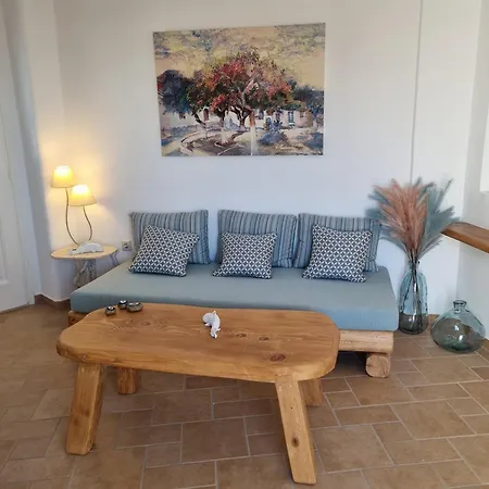 Holiday House In Paros 펜션 *