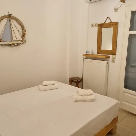 Holiday House In Paros 펜션 *