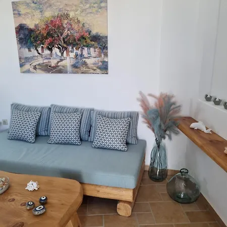 Holiday House In Paros 펜션 *