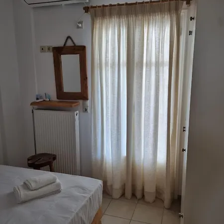 펜션 Holiday House In Paros 나오우사